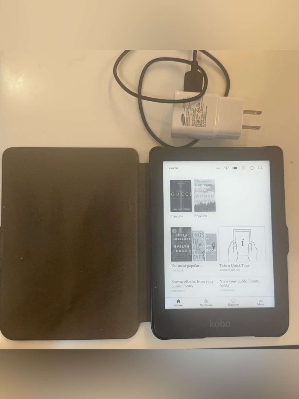 Like New Kobo Clara HD 8GB 6” eReader N249 + Cover & Charging Cable